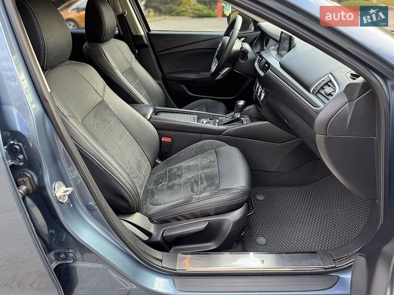 Седан Mazda 6 2016 в Днепре