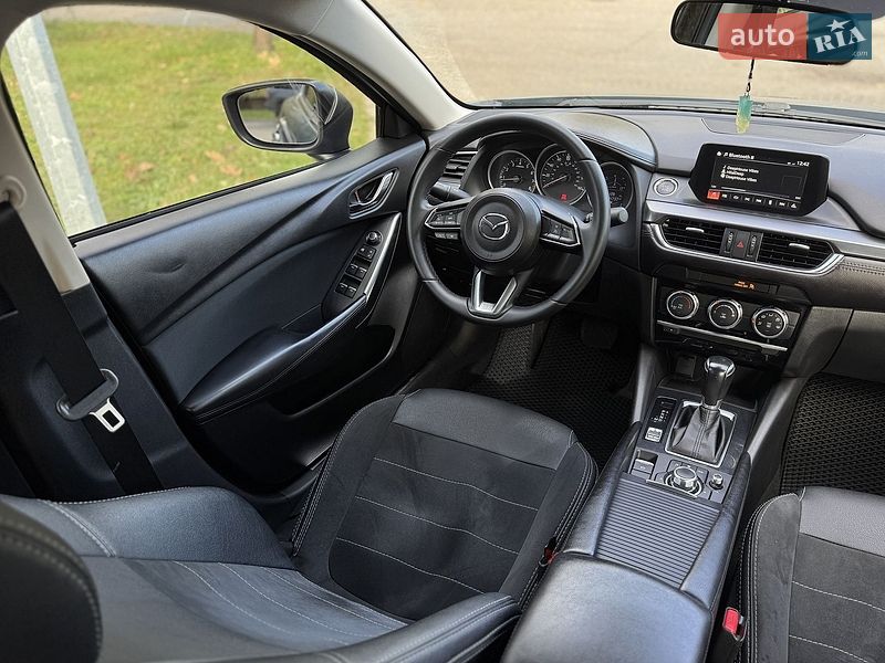 Седан Mazda 6 2016 в Днепре