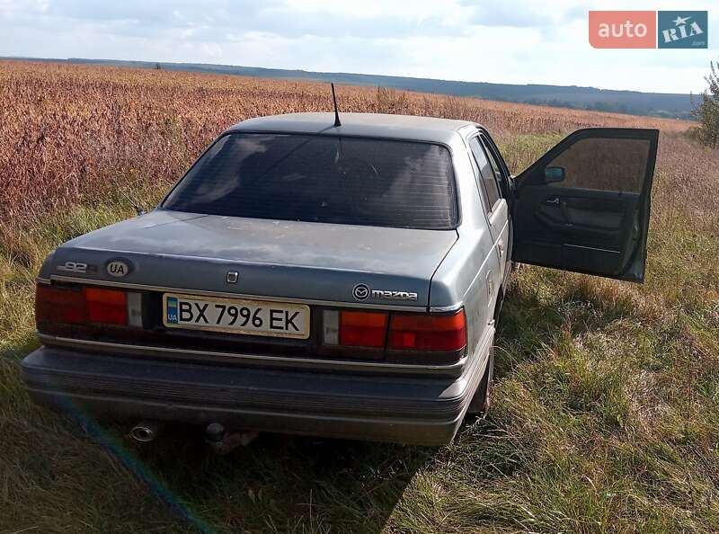 Седан Mazda 929 1988 в Хмельницькому