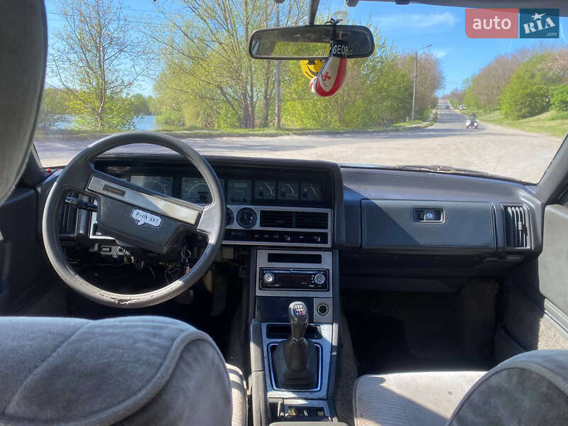 Седан Mazda 929 1985 в Монастырище