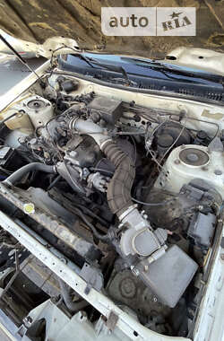 Седан Mazda 929 1988 в 