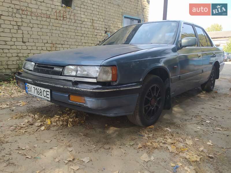 Седан Mazda 929 1988 в Хмельницькому