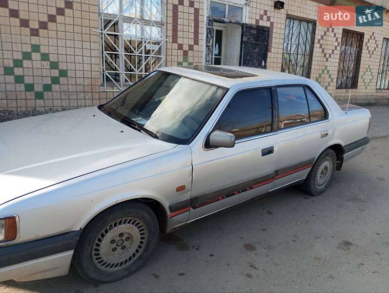 Седан Mazda 929 1987 в Болграде