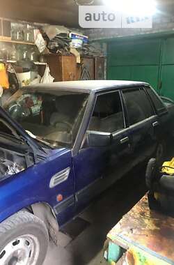 Седан Mazda 929 1986 в Кривом Роге