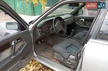 Седан Mazda 929 1987 в 