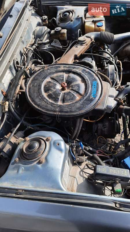 Седан Mazda 929 1988 в Верховец