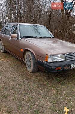 Седан Mazda 929 1987 в 
