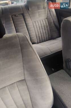 Седан Mazda 929 1987 в 