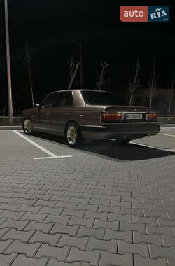 Седан Mazda 929 1987 в Хмельницком
