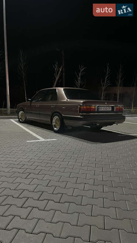 Седан Mazda 929 1987 в Хмельницком