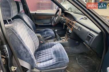 Седан Mazda 929 1989 в 