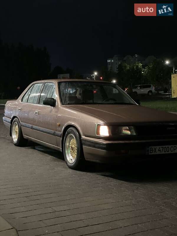 Седан Mazda 929 1987 в Хмельницком
