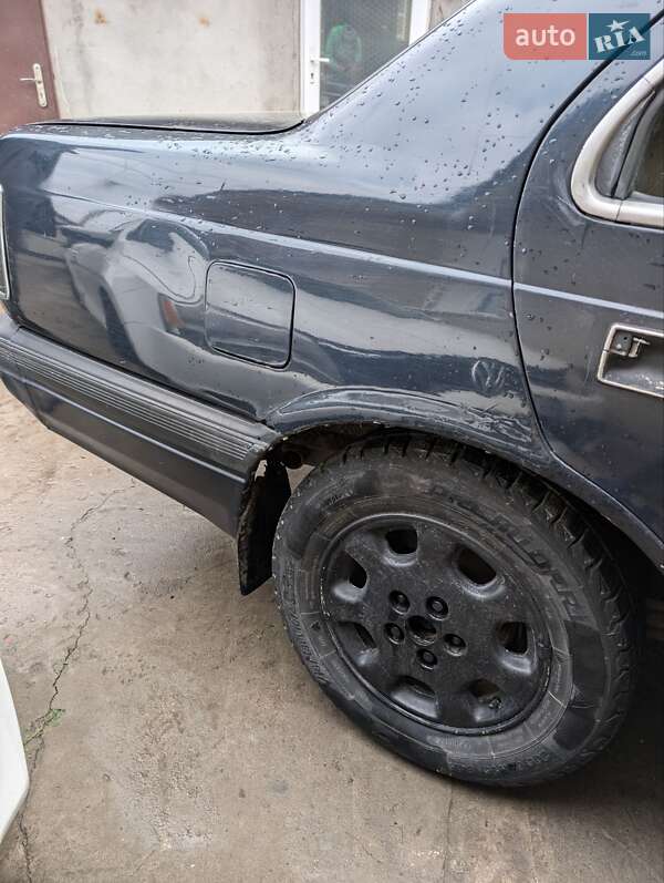 Седан Mazda 929 1988 в Ярмолинцах