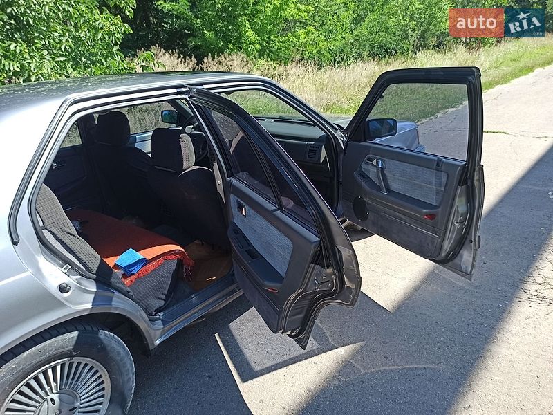 Седан Mazda 929 1991 в Желтых Водах