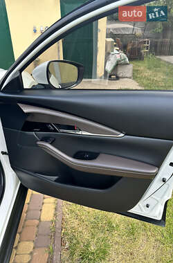 Позашляховик / Кросовер Mazda CX-30 2021 в 