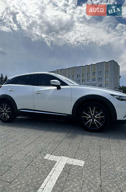 Позашляховик / Кросовер Mazda CX-3 2017 в 