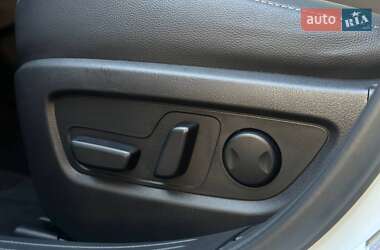 Позашляховик / Кросовер Mazda CX-50 2023 в 
