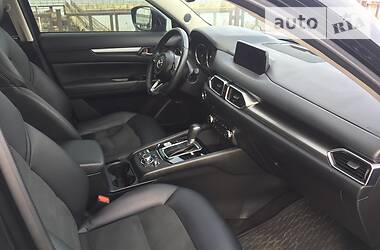 Позашляховик / Кросовер Mazda CX-5 2017 в 
