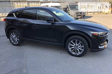 Позашляховик / Кросовер Mazda CX-5 2018 в 