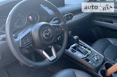 Позашляховик / Кросовер Mazda CX-5 2018 в 