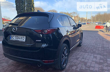 Позашляховик / Кросовер Mazda CX-5 2018 в 