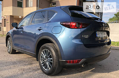 Позашляховик / Кросовер Mazda CX-5 2017 в 