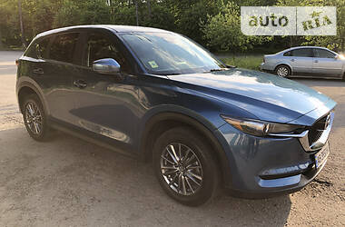 Позашляховик / Кросовер Mazda CX-5 2017 в 