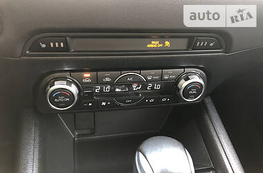Позашляховик / Кросовер Mazda CX-5 2017 в 