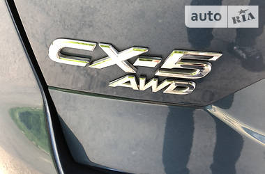 Позашляховик / Кросовер Mazda CX-5 2017 в 