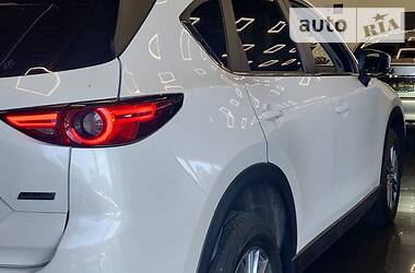 Позашляховик / Кросовер Mazda CX-5 2018 в 