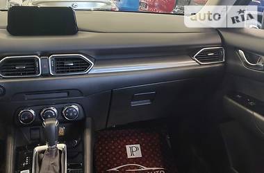 Позашляховик / Кросовер Mazda CX-5 2018 в 