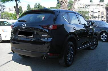 Позашляховик / Кросовер Mazda CX-5 2017 в 