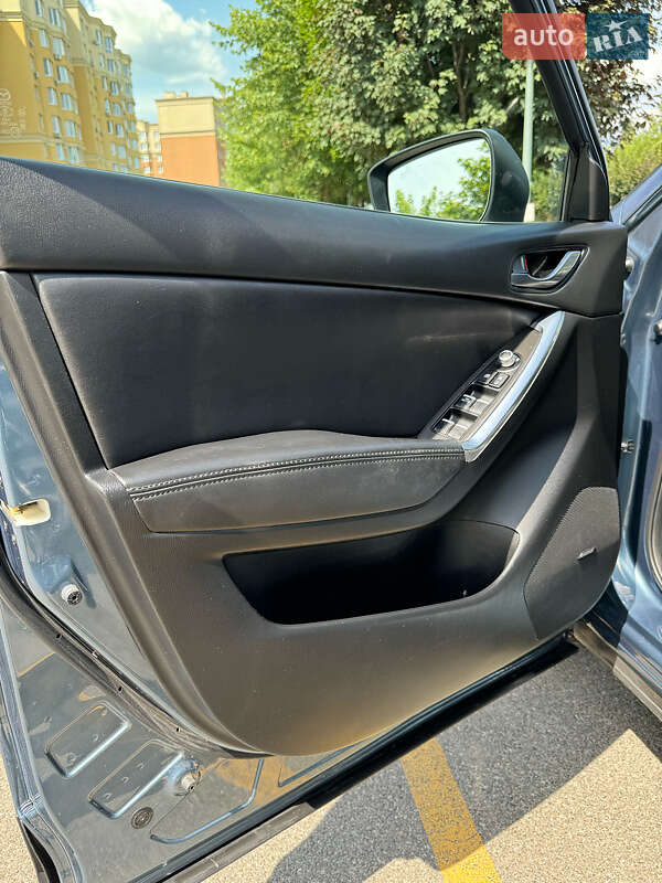 Внедорожник / Кроссовер Mazda CX-5 2016 в Софиевской Борщаговке