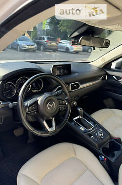 Позашляховик / Кросовер Mazda CX-5 2018 в 