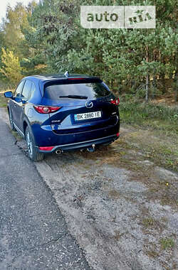 Внедорожник / Кроссовер Mazda CX-5 2017 в Вараше