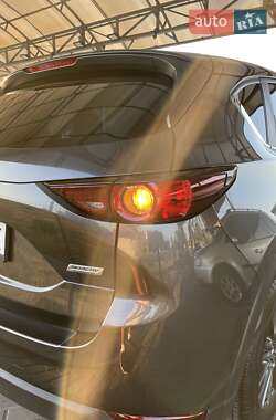 Позашляховик / Кросовер Mazda CX-5 2020 в 
