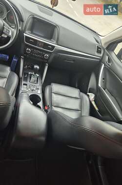 Позашляховик / Кросовер Mazda CX-5 2015 в 