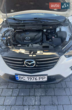 Позашляховик / Кросовер Mazda CX-5 2015 в 