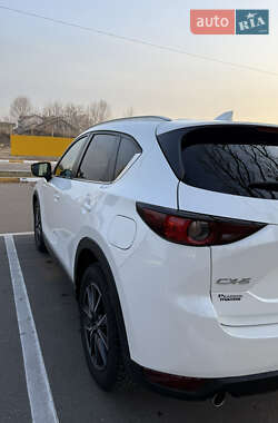 Позашляховик / Кросовер Mazda CX-5 2018 в 