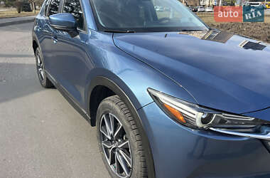 Позашляховик / Кросовер Mazda CX-5 2018 в 