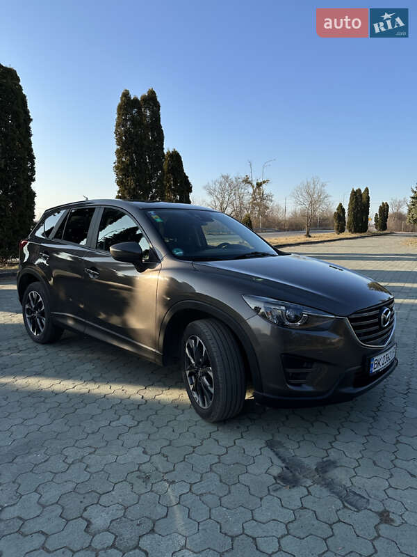 Внедорожник / Кроссовер Mazda CX-5 2016 в Дубно