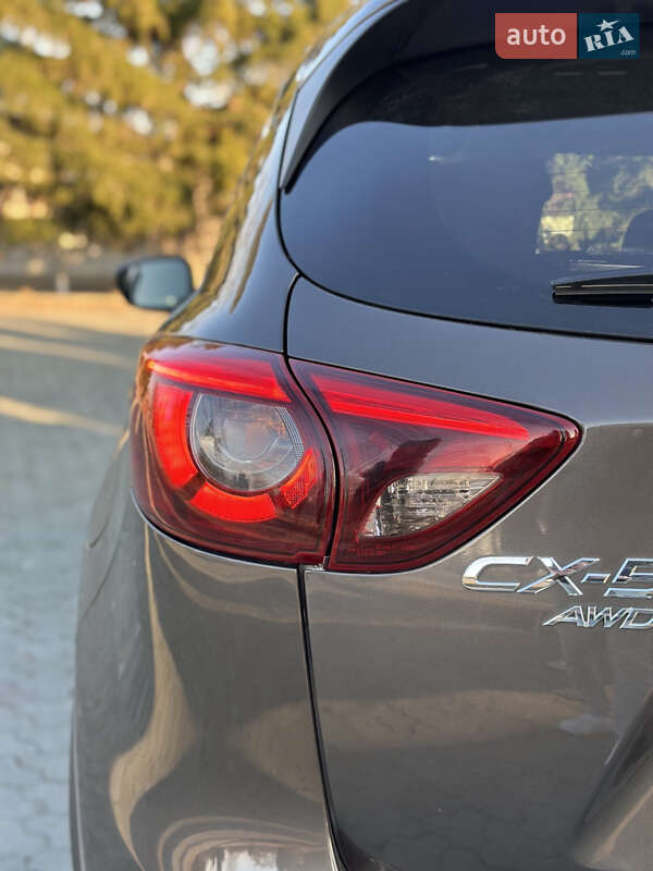 Внедорожник / Кроссовер Mazda CX-5 2016 в Дубно