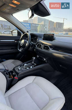Позашляховик / Кросовер Mazda CX-5 2018 в 
