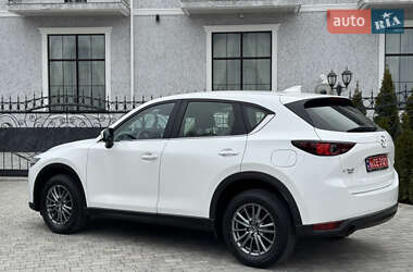 Позашляховик / Кросовер Mazda CX-5 2017 в 
