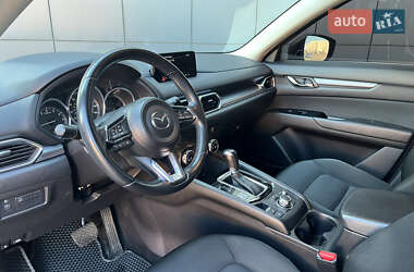 Позашляховик / Кросовер Mazda CX-5 2018 в 