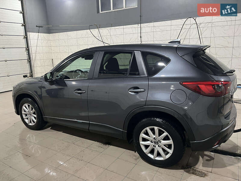 Внедорожник / Кроссовер Mazda CX-5 2016 в Хороле