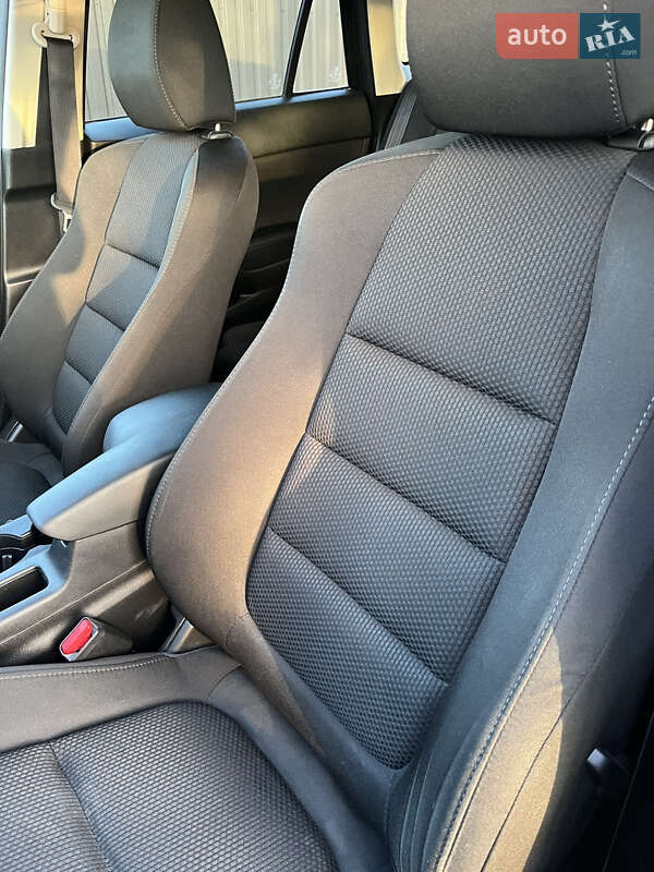 Внедорожник / Кроссовер Mazda CX-5 2016 в Хороле