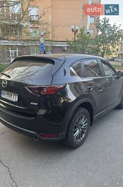 Позашляховик / Кросовер Mazda CX-5 2017 в 