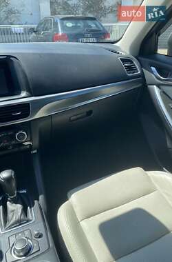 Позашляховик / Кросовер Mazda CX-5 2015 в 