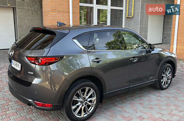 Позашляховик / Кросовер Mazda CX-5 2018 в 